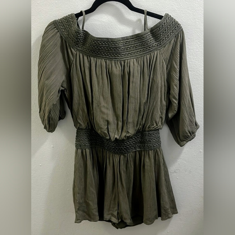 Purple Snow Off-the-Shoulder Boho Romper Size Large Olive Green